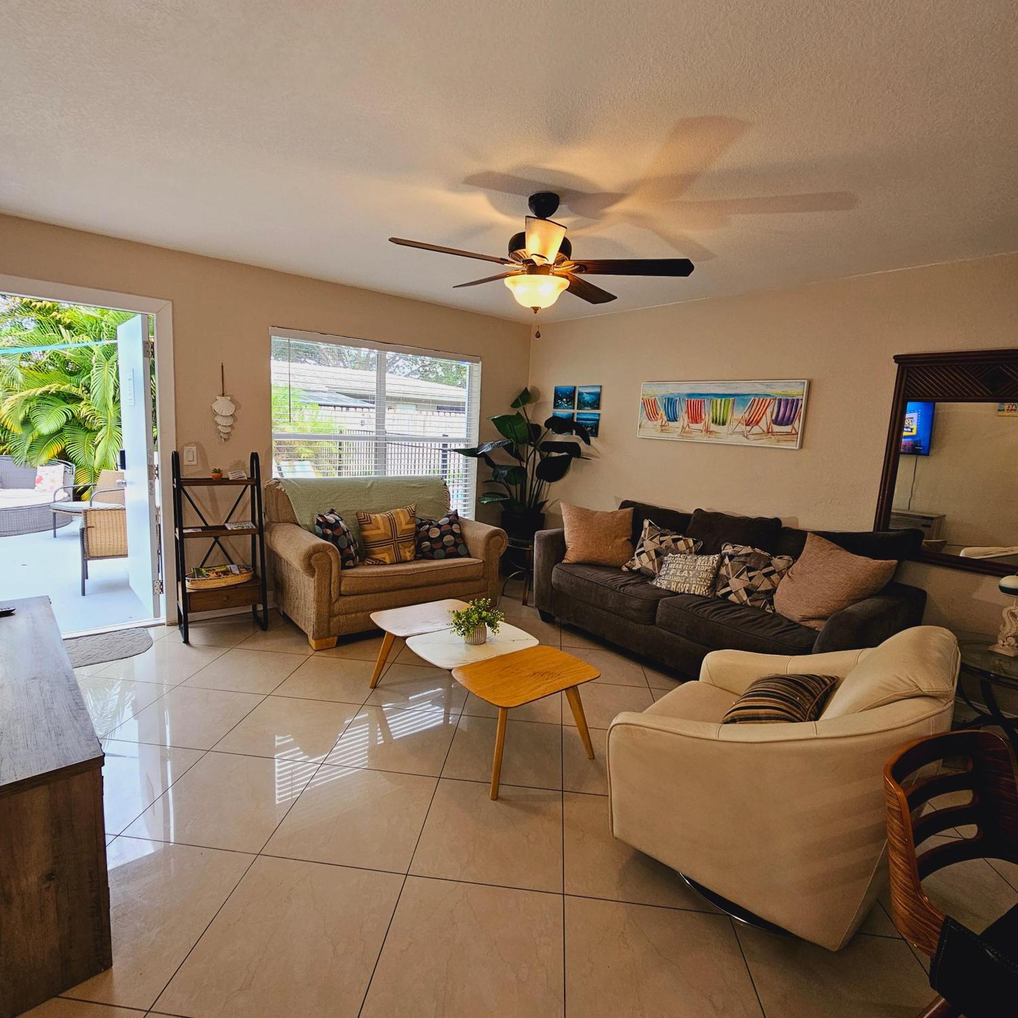 Equipped House W Pool & Patios, Near The Beaches, Prime Location- Ideal For Small Families, Coastal Haven Fort Lauderdale Exterior photo