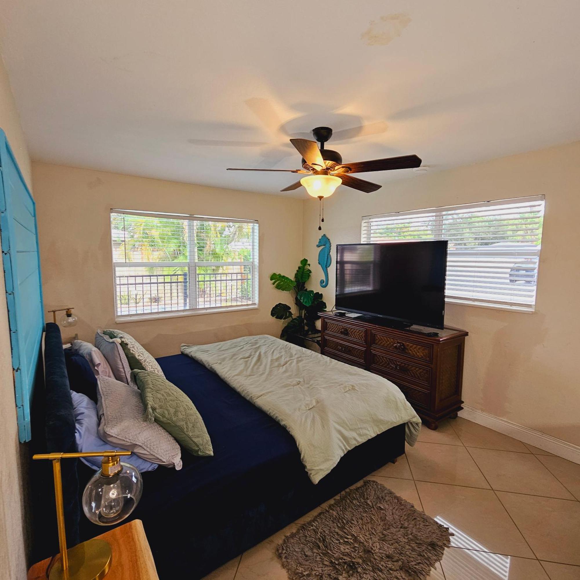 Equipped House W Pool & Patios, Near The Beaches, Prime Location- Ideal For Small Families, Coastal Haven Fort Lauderdale Exterior photo