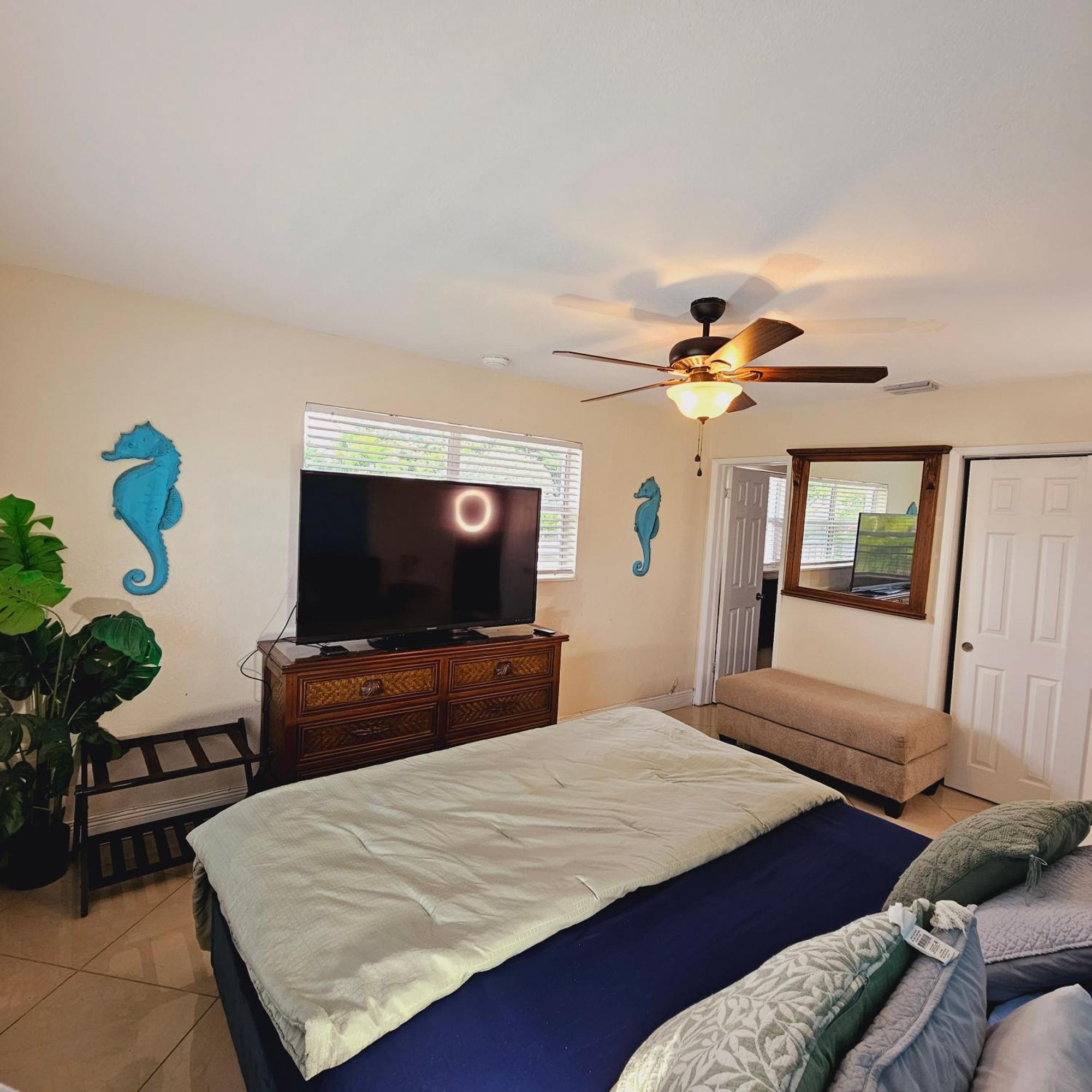 Equipped House W Pool & Patios, Near The Beaches, Prime Location- Ideal For Small Families, Coastal Haven Fort Lauderdale Exterior photo