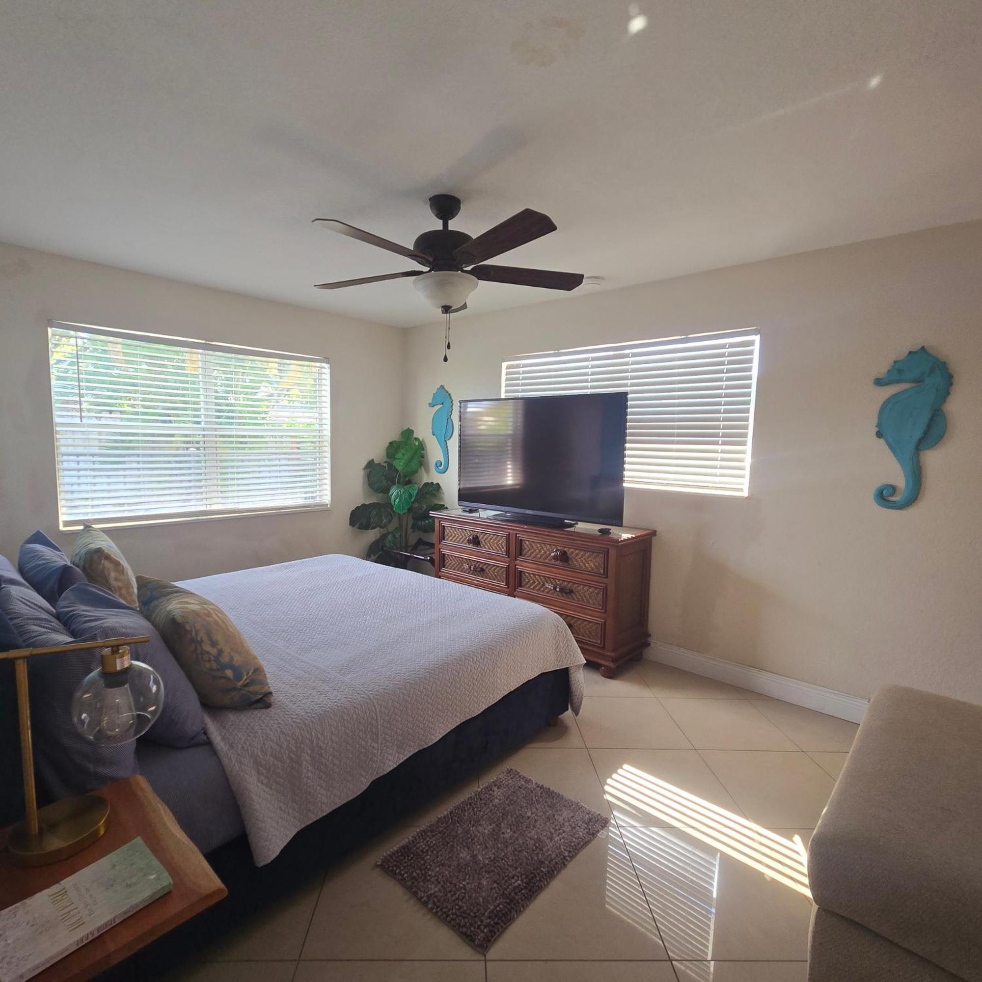 Equipped House W Pool & Patios, Near The Beaches, Prime Location- Ideal For Small Families, Coastal Haven Fort Lauderdale Exterior photo